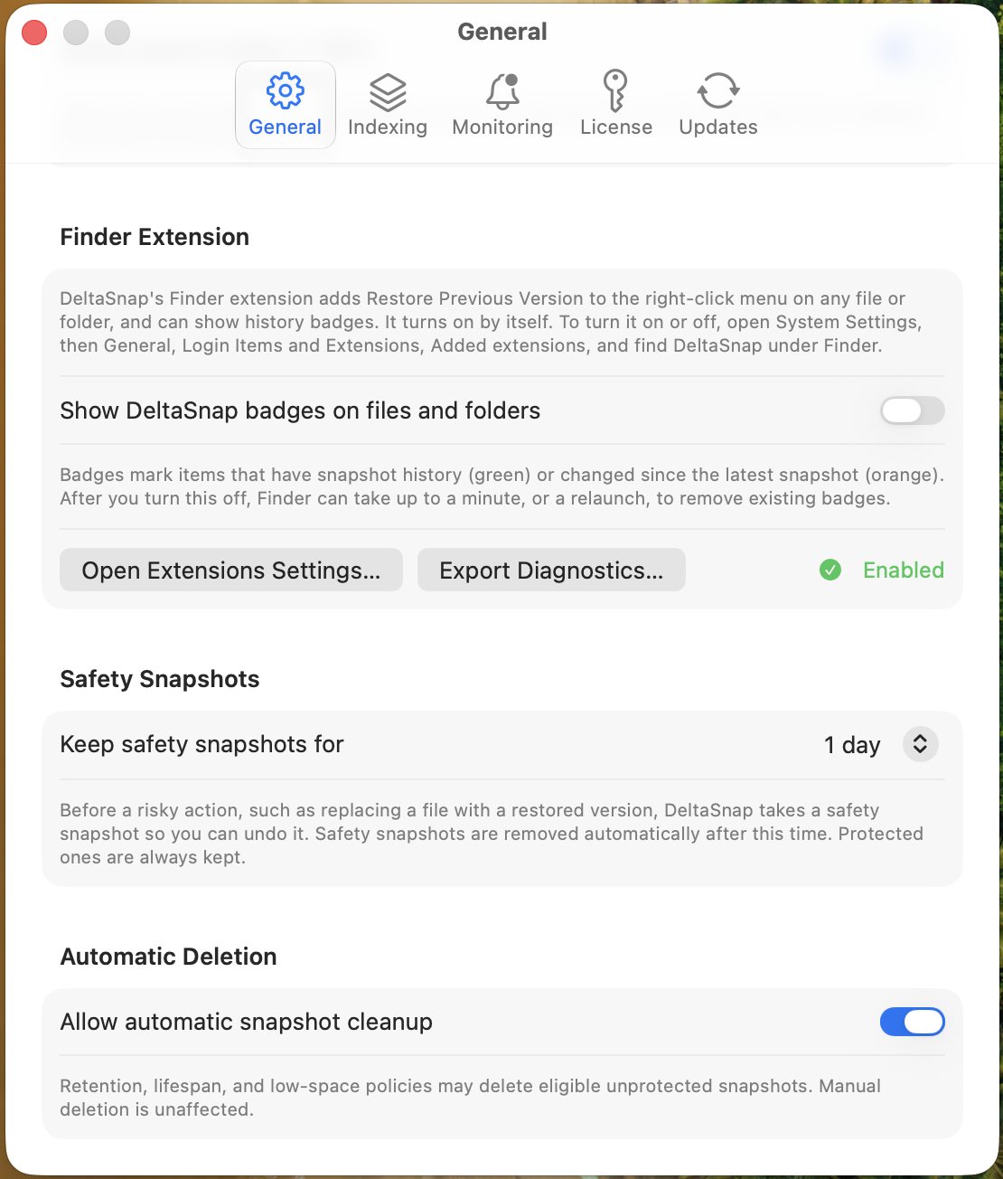 DeltaSnap General settings with Finder extension controls and badge switch, safety snapshot retention, and the automatic snapshot cleanup gate.